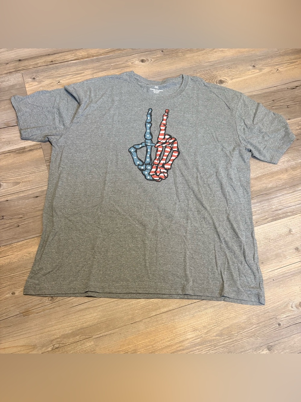 Patriotic graphic short sleeve Tshirt 2X grey new with tags